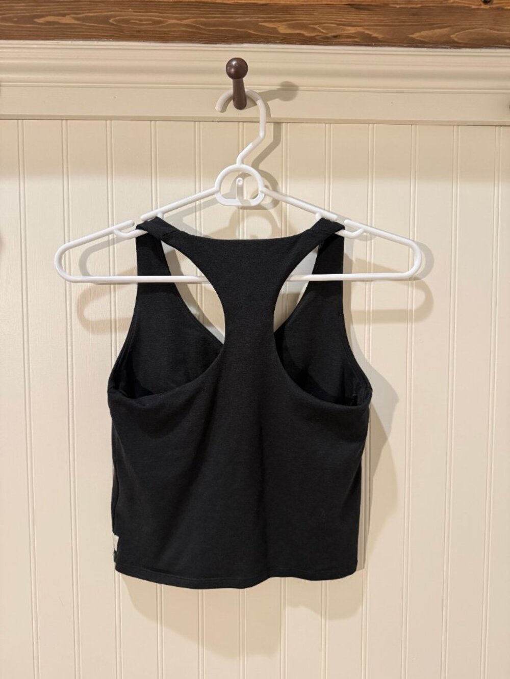 Vuori black rib crop tank top - Picture 2 of 2